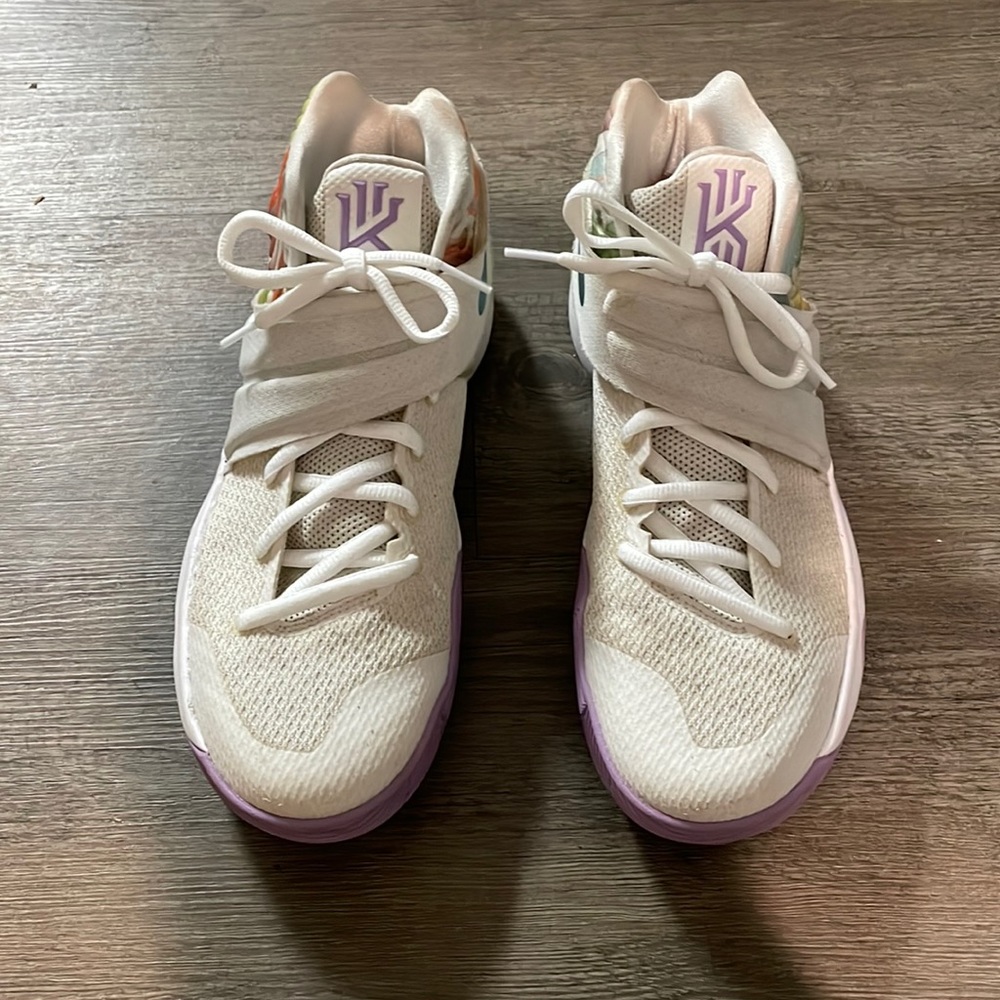 Kyrie Easter 2’s